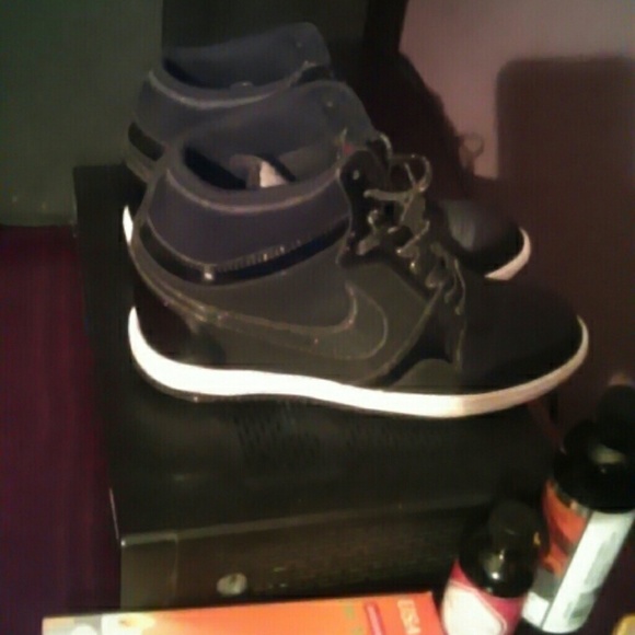 Wedge sneakers