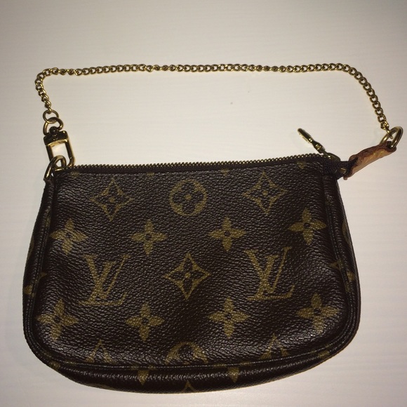 Louis Vuitton- Mini Pochette Accessoires