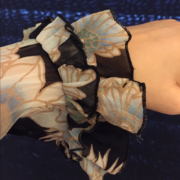 Fancy Blouse! - Picture 3 of 4