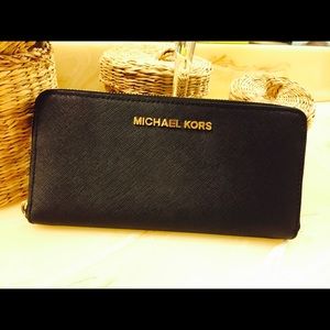 🌷🌷🌷. Jet set travel continental genuine leather