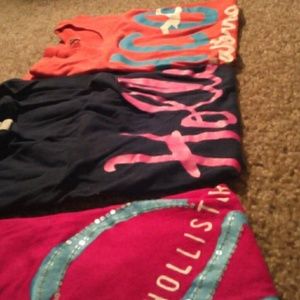 ❎ Traded ❎HOLLISTER shirts Lot of three.