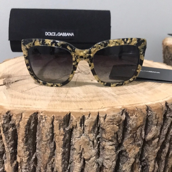 Authentic Dolce &Gabbana sunglasses. NWOT - Picture 2 of 7