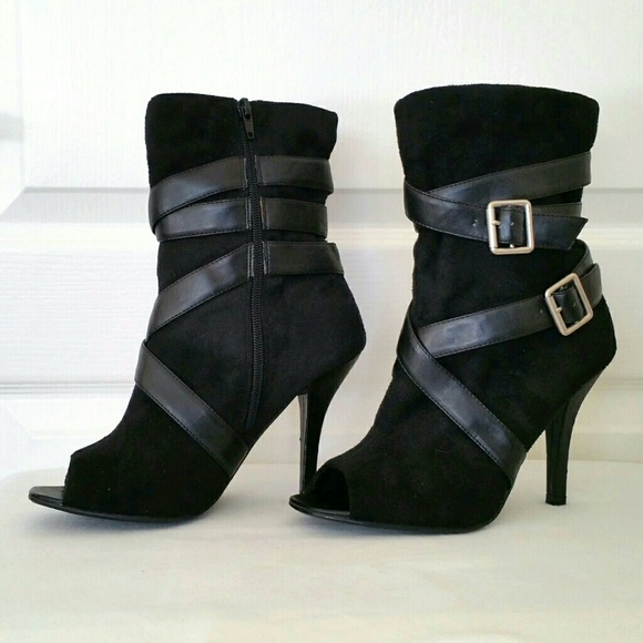 charlotte russe peep-toe bootie 👠