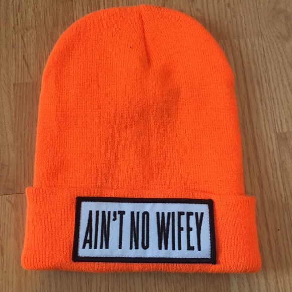 DIMEPIECE LA "AIN'T NO WIFEY" BEANIE