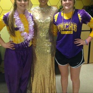 Gold Sequin Long Dress Size 8 Gold Sequin Long Dress Size 8