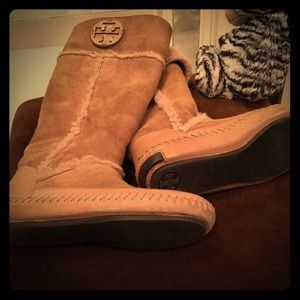 Tory Burch Suede Moccasins, size 5