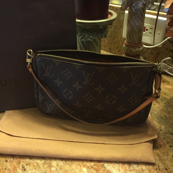 Louis Vuitton Pochette