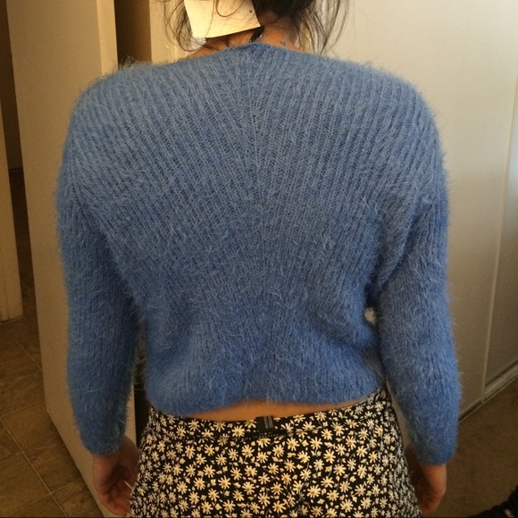 SALE! Crop furry sweater - Picture 2 of 3