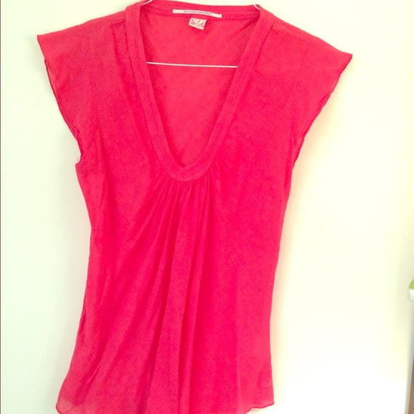 Hot pink linen short sleeve dip shirt