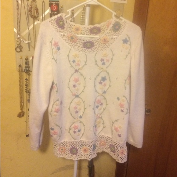 Cute flower sweater  🌷🌸💐🌹