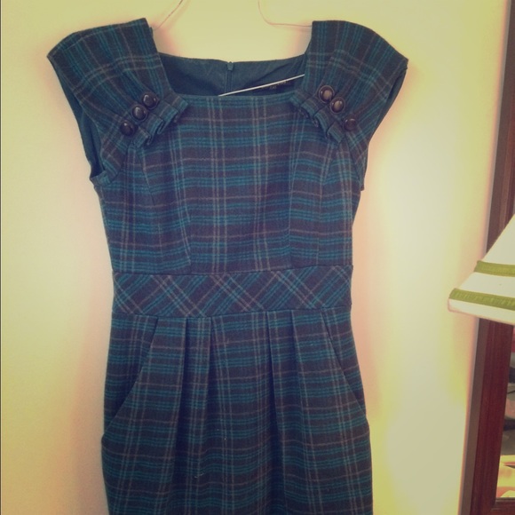 Green navy white and gray plaid short sleeve dress