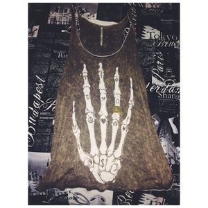 Skeleton hand tank