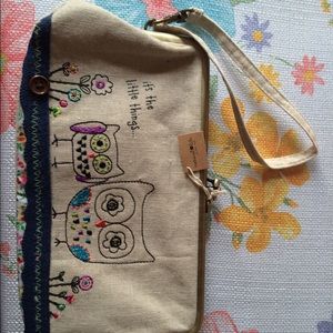 Natural life wristlet