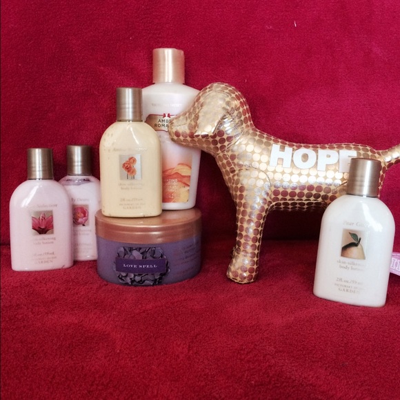 6 VS Lotions! ✨NEW✨