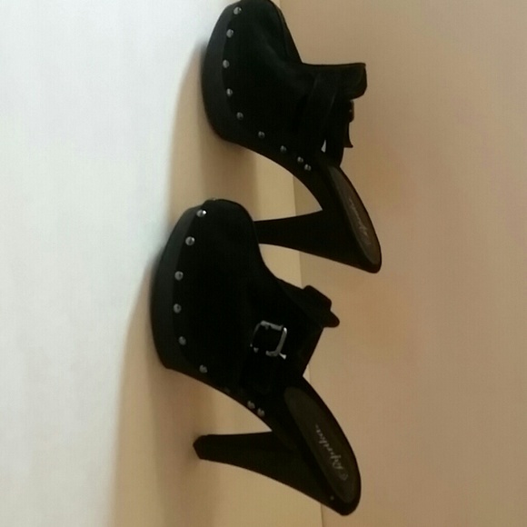 Black high heals