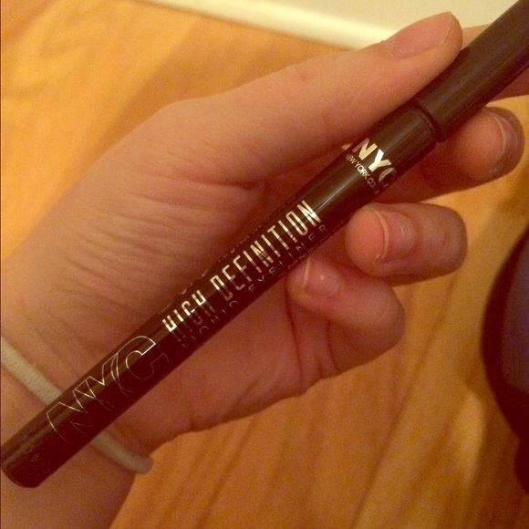 NYC High Definition Liquid eyeliner