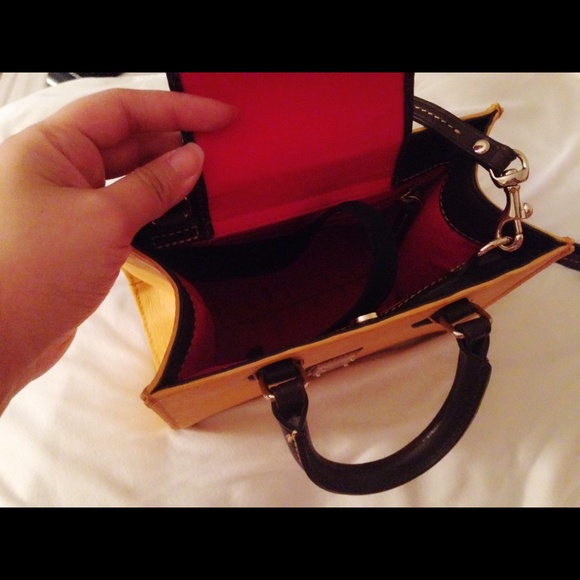 Spring purse! - Picture 2 of 4