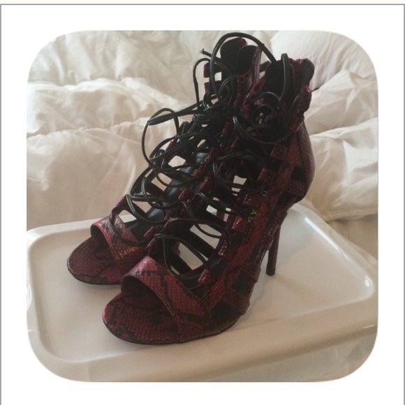 💖BRAND NEW IN BOX - Picture 2 of 2