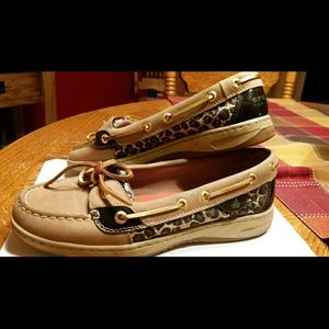 Tan cheetah sperrys
