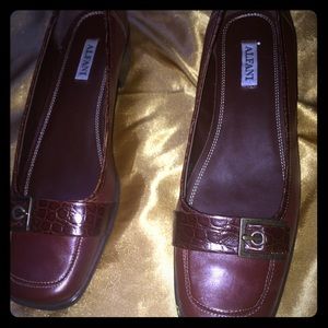 ALFANI LEATHER brown dress shoes 7.5 worn ONE TIME