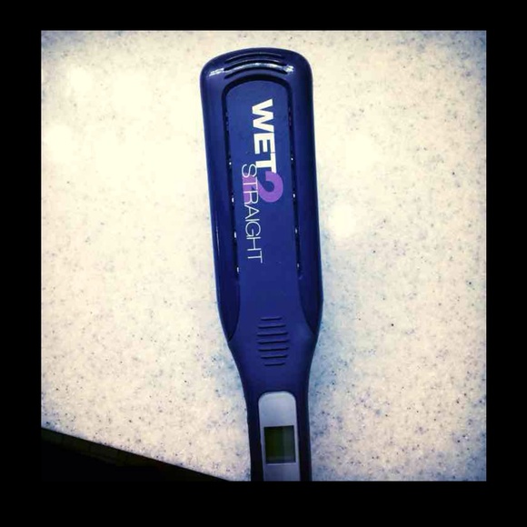 Wet 2 Straight straightener!