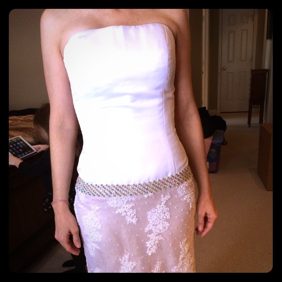 ❗️Reduced❗️Stunning Jovani white lace corset dress