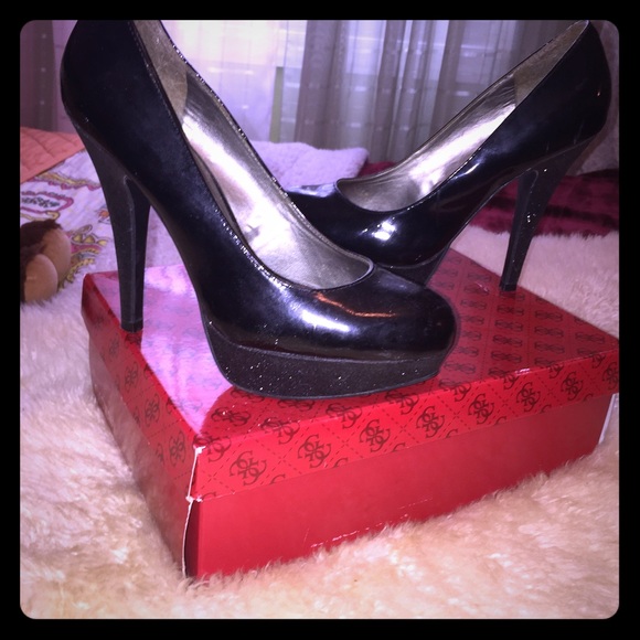 Guess Sparkle Pumps