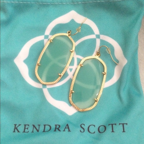Kendra Scott Danielle Earrings in Chalcedony