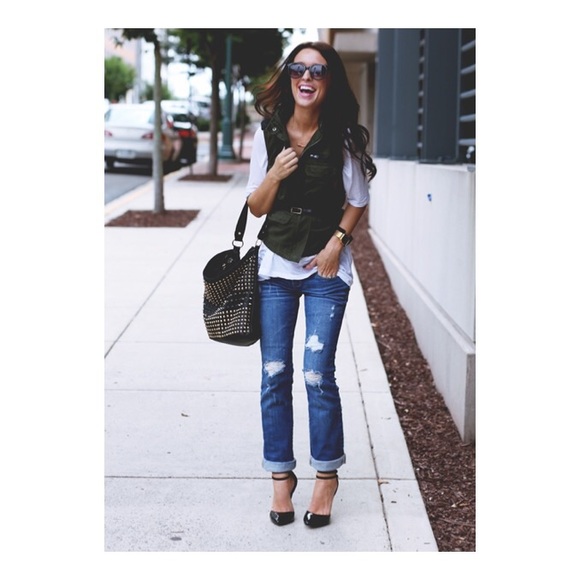 ❌ SOLD ❌Olive green vest with leather details - Picture 4 of 4