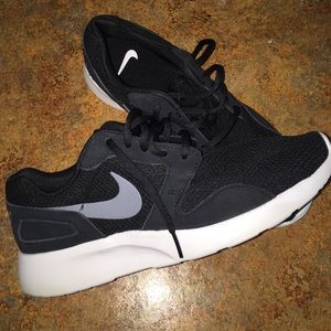 Nike shoes - Men's