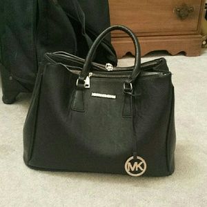 Black Michael kors purse