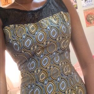 Fitted patterned dress with lace