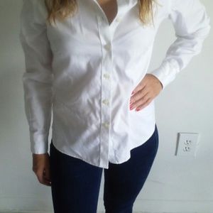 White shirt. Wrinkle free.