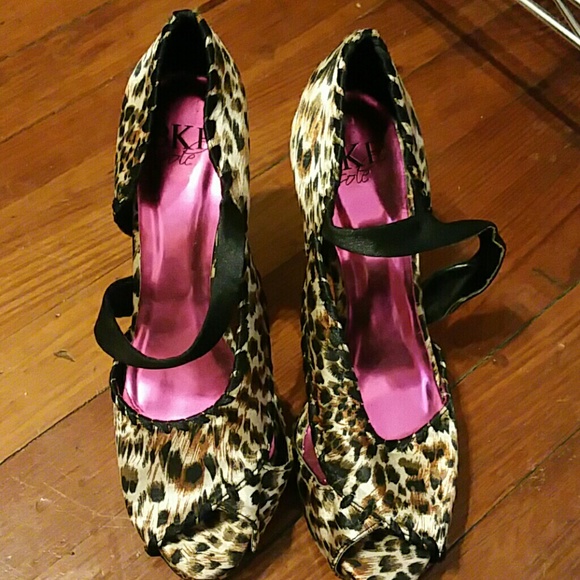 BKE Leopard heels