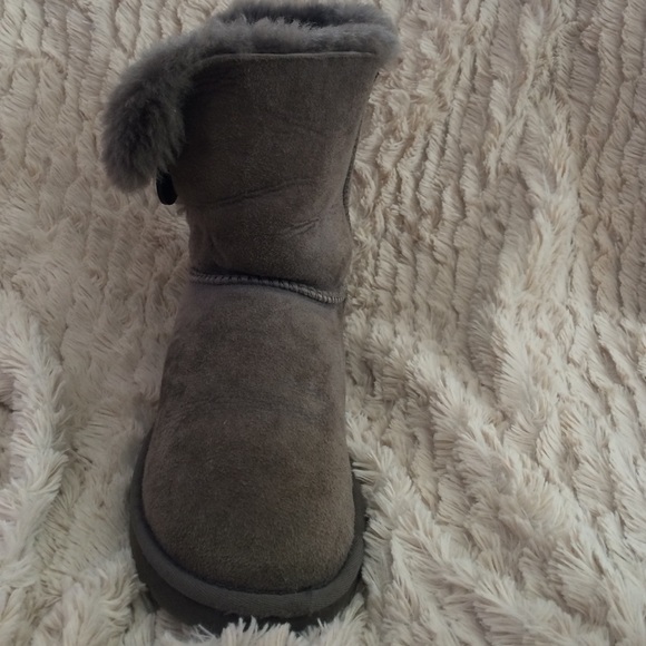 Grey Bailey button Ugg boots