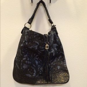 🎉 New Listing! Black handbag w/ fringe