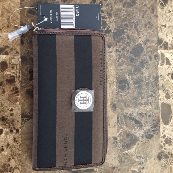 Tommy Hilfiger wallet