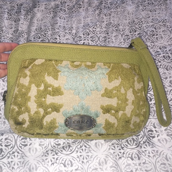 Petunia Pickle Bottom Cake Clutch