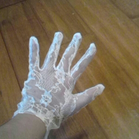 White lace gloves