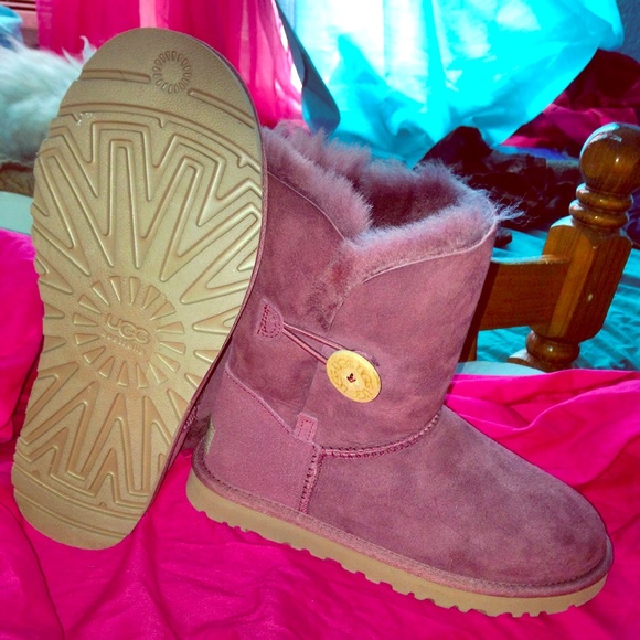 Uggs Never Worn ! Purple Short Bailey Button