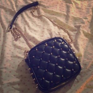 Traded❤️ Black studded cross body