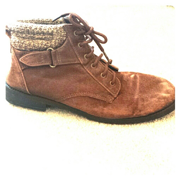 Brown boots, perfect condition