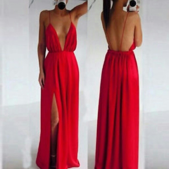 Dresses & Skirts - Gorgeous Red Dress