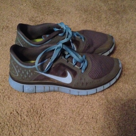 Blue nike free runs