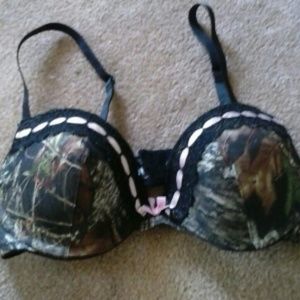 NWOT 32a camouflage bra