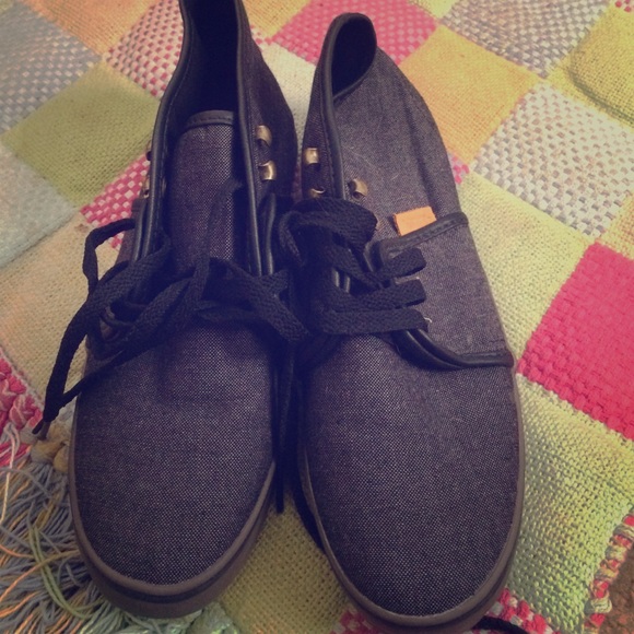 Denim Style Vans Skate Shoes WILL NEGOTIATE PRICE