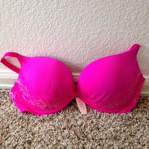 BUNDLE!!!! NEW VS Pink Bra 36C (ORIGINAL TAG ON)