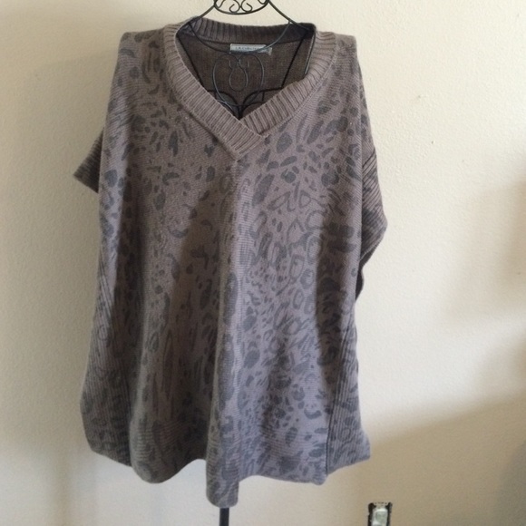L K Collection cheetah poncho