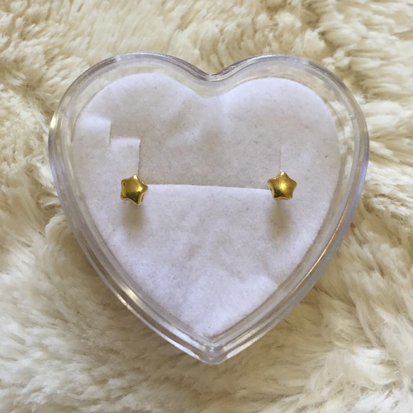 Brand new gold filled stud