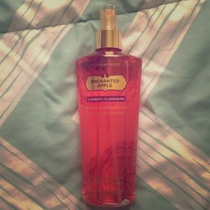 VS Enchanted Apple Fragrance Mist